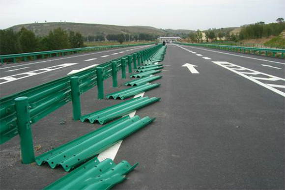锡林郭勒波形护栏的维护与管理确保道路安全的关键步骤