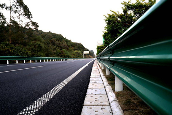 锡林郭勒高速公路护栏的常用类型